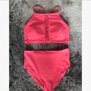 Lululemon Shoreline Top and Deep Sea High Waist